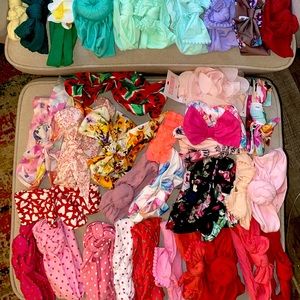 68 Babygirl headbands / bows, perfect condition